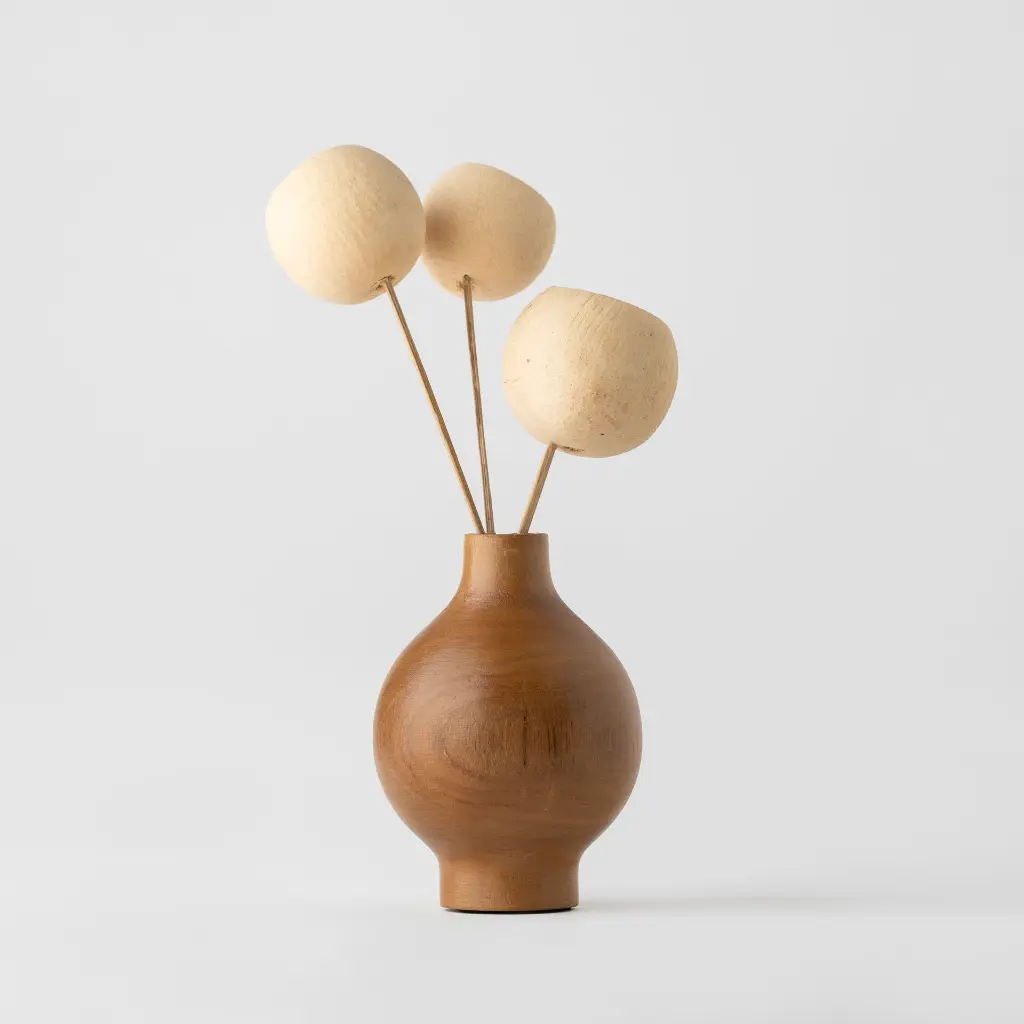 Amber orb -image 02 - Gyara Gyara